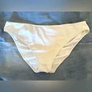 NWOT SZXL Fit is 14 Shade & Shore Classic White Bikini Bottom Ribbed Ruched back